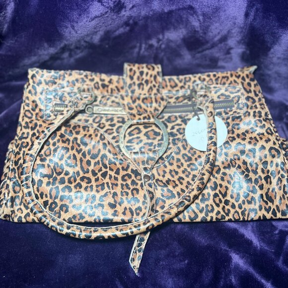 OASIS | Vintage Leopard Print Purse - Picture 4 of 5
